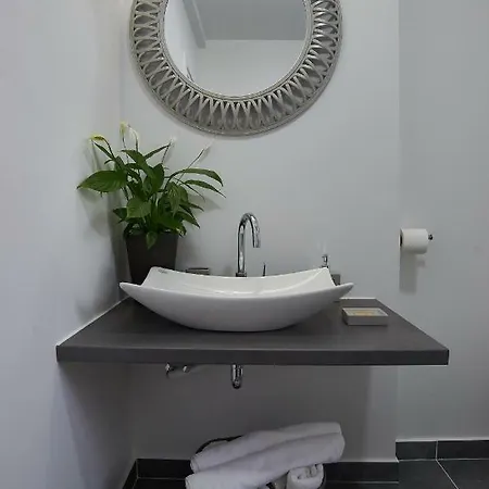 Metropole Old Town Apartman *