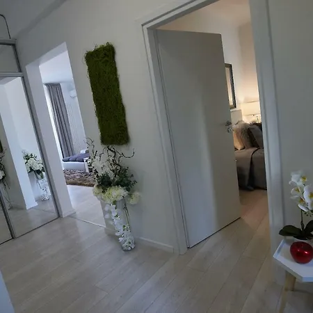 Metropole Old Town Apartament *