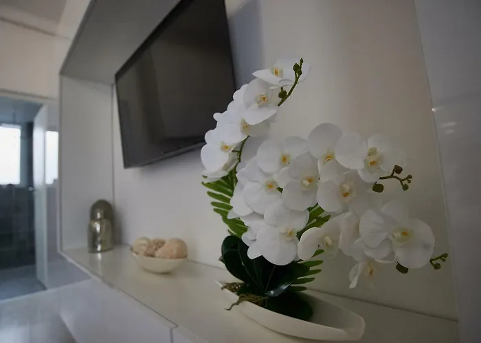 Metropole Old Town 아파트